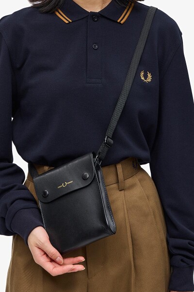 Fred Perry Burnished Leather Pouch Black