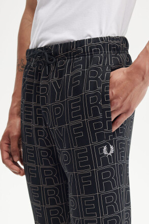 Fred Perry Sweatpants Spellout Graphic Black