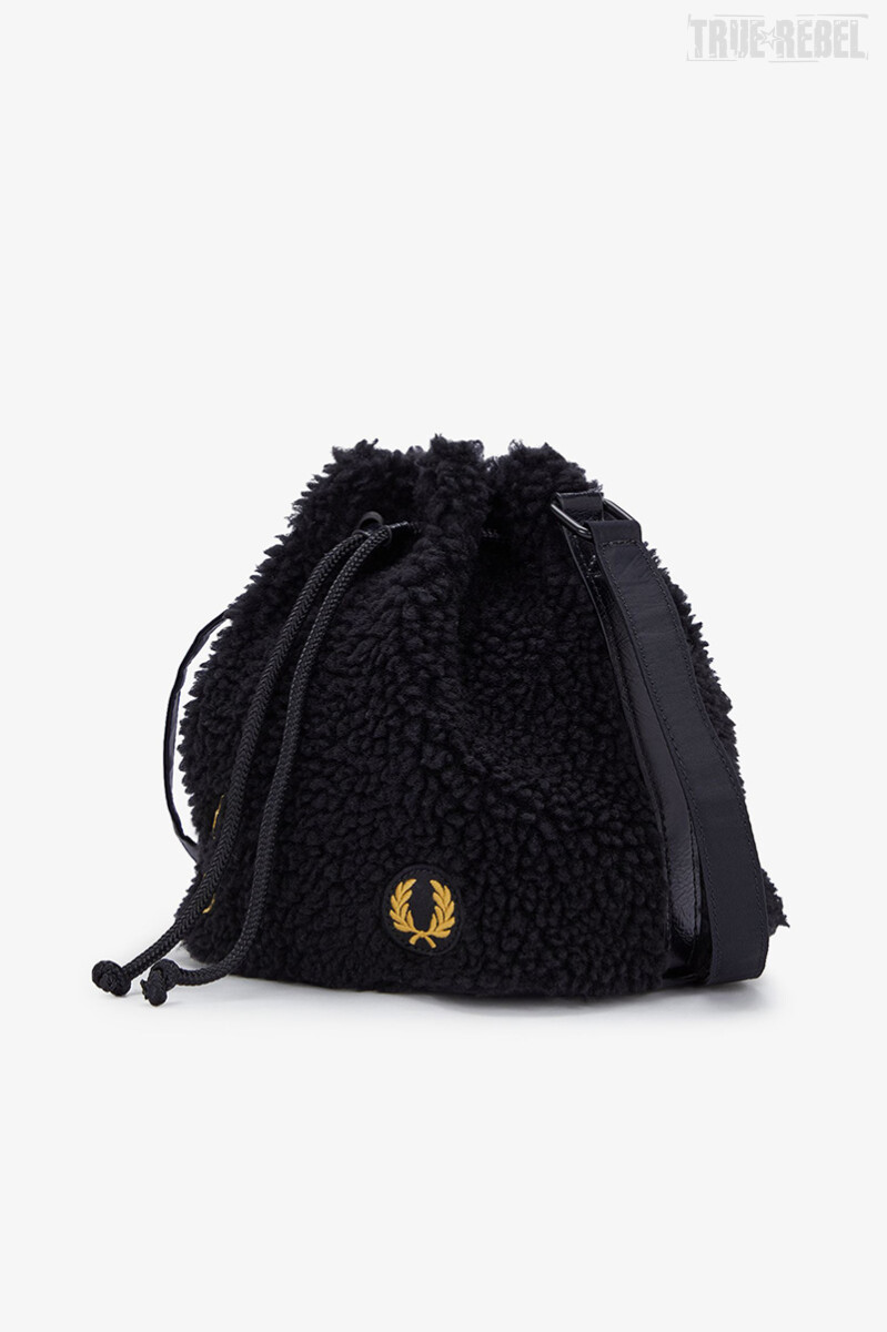 Fred Perry Amy Winehouse Borg Bucket Bag Black