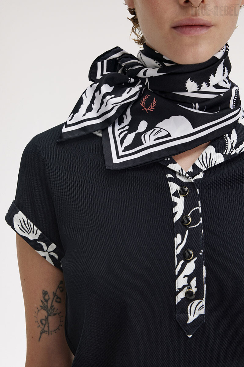 Fred Perry Amy Winehouse Scarf Black