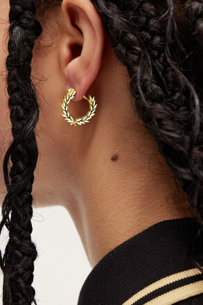 Fred Perry Laurel Wreath Mini Earrings Shiny Gold
