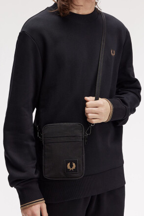 Fred Perry Nylon Badge Small Side Bag Black